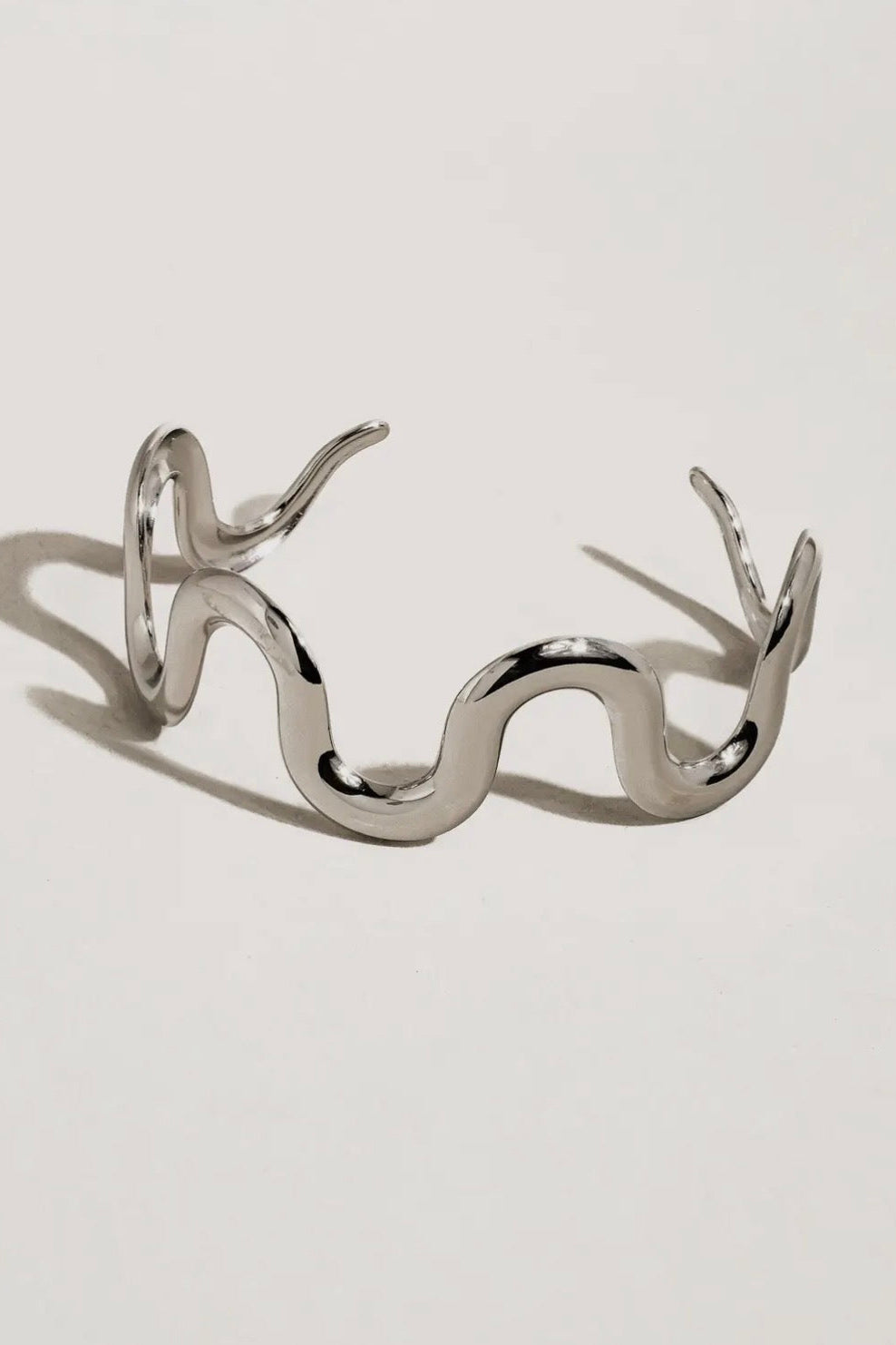 Félix Wavy Bold Statement Bracelet