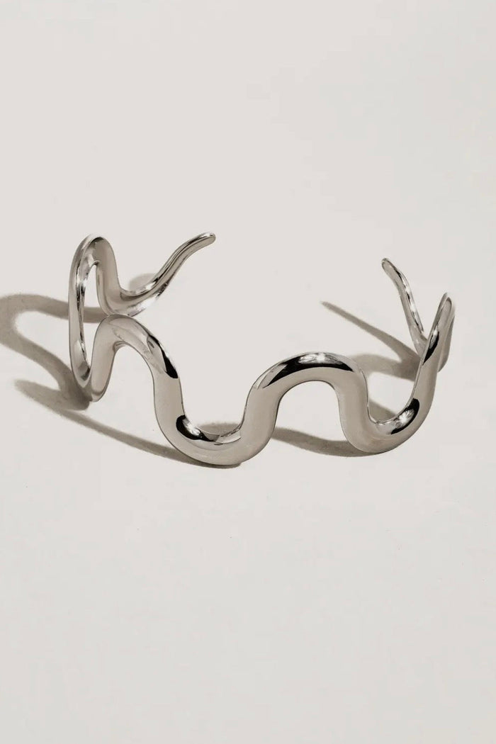 Félix Wavy Bold Statement Bracelet