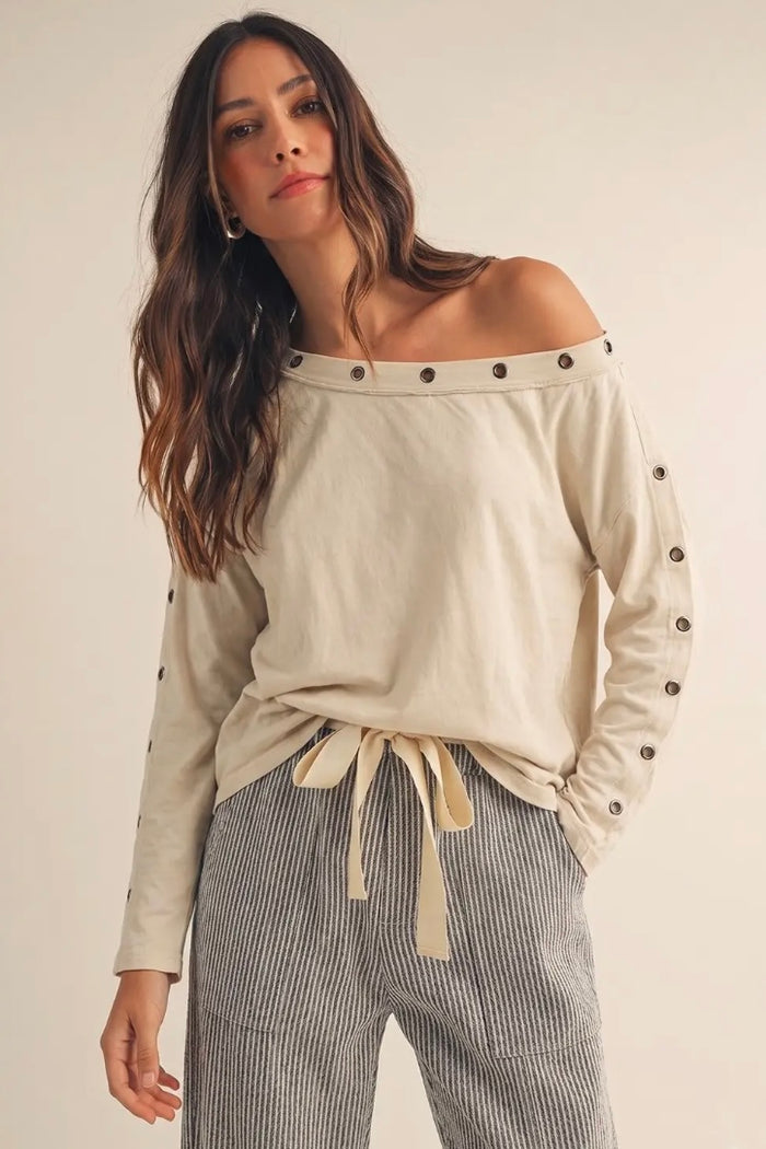 Grommet Edge Top